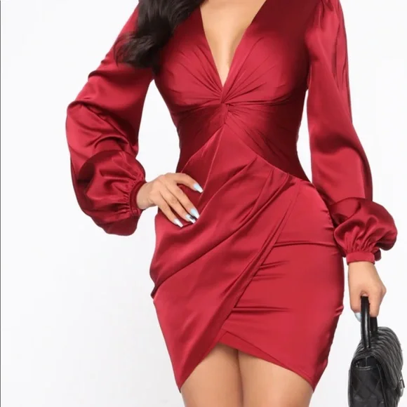 Wore only one time in great condition Dresses | Beautiful Prom Dress Worn One Time Only For A Few  main image 4